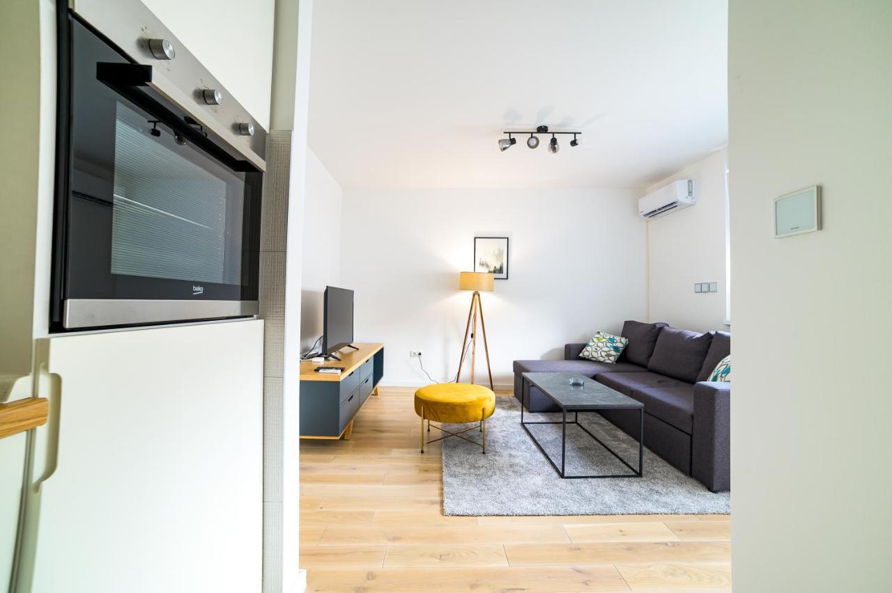 Sun Square Apartments ทูซลา ภายนอก รูปภาพ