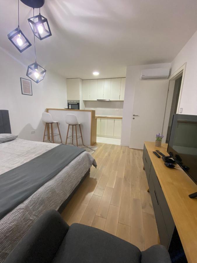 Sun Square Apartments ทูซลา ภายนอก รูปภาพ
